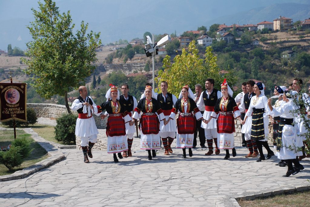 traditional Bulgarian costumes
